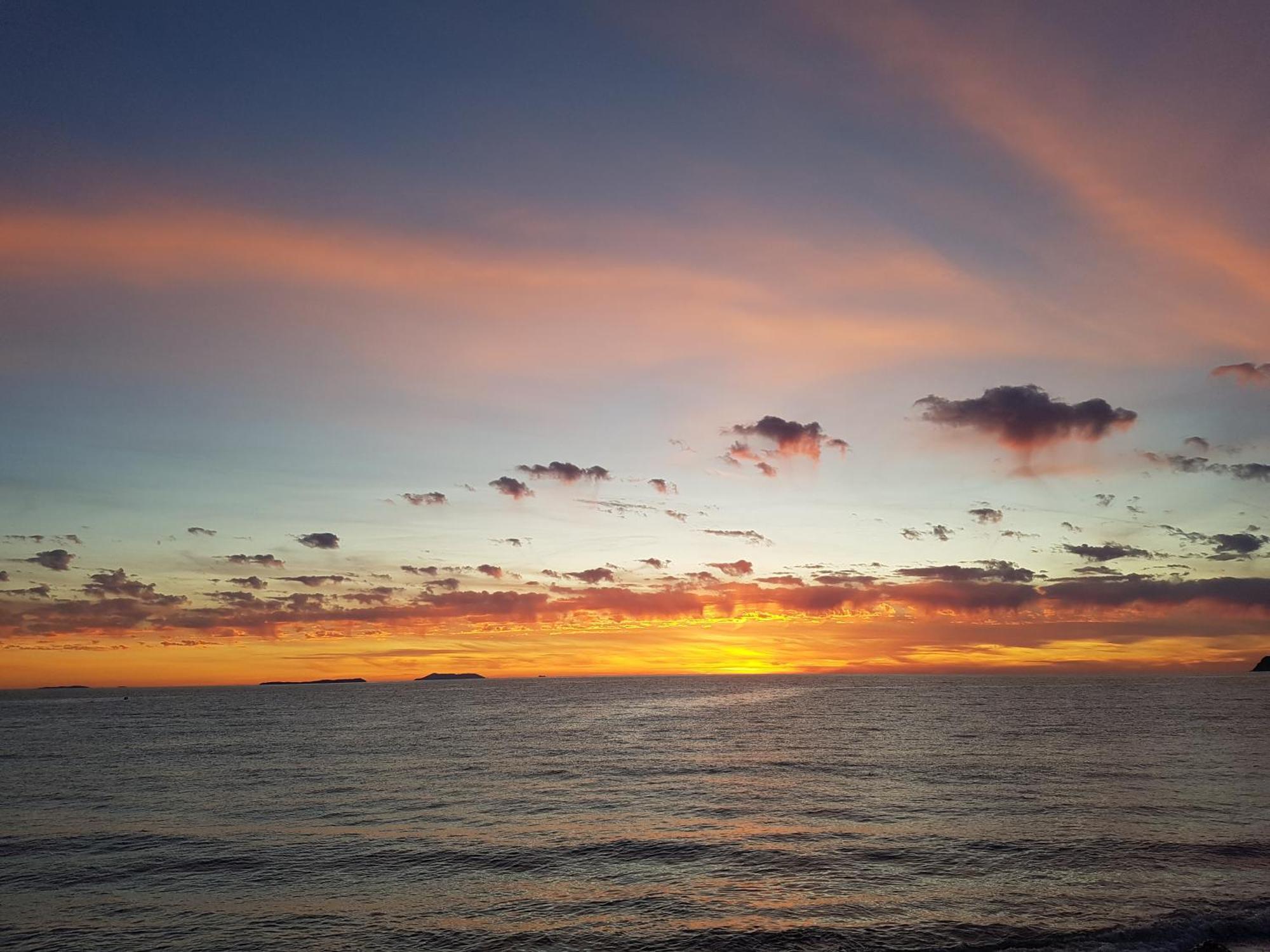 Sunset Studios Borsh Bagian luar foto